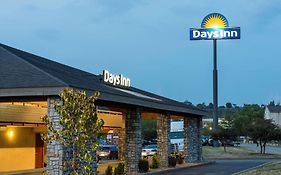 Days Inn by Wyndham Pittsburgh-Harmarville